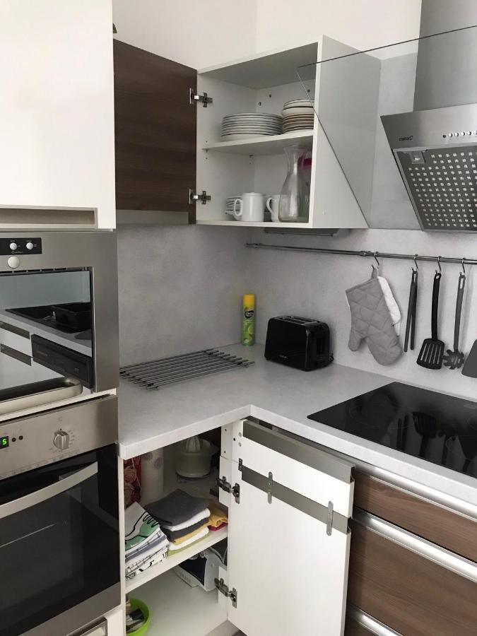 Prijemny Apartman Krovi V Rodinnem Domku Se Sdilenym Bazenem, Terasou A Zahradou Eksteriør billede