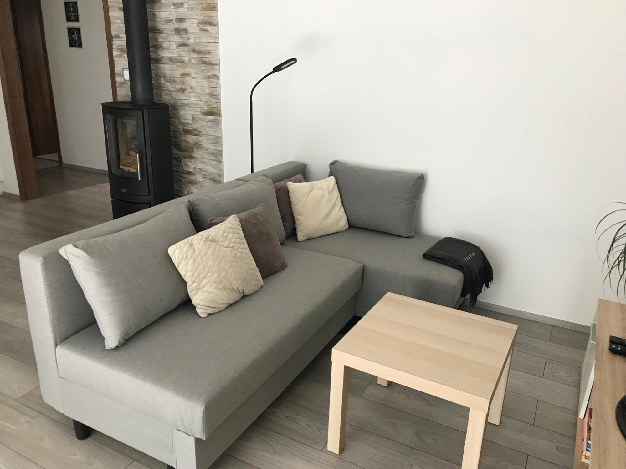 Prijemny Apartman Krovi V Rodinnem Domku Se Sdilenym Bazenem, Terasou A Zahradou Eksteriør billede