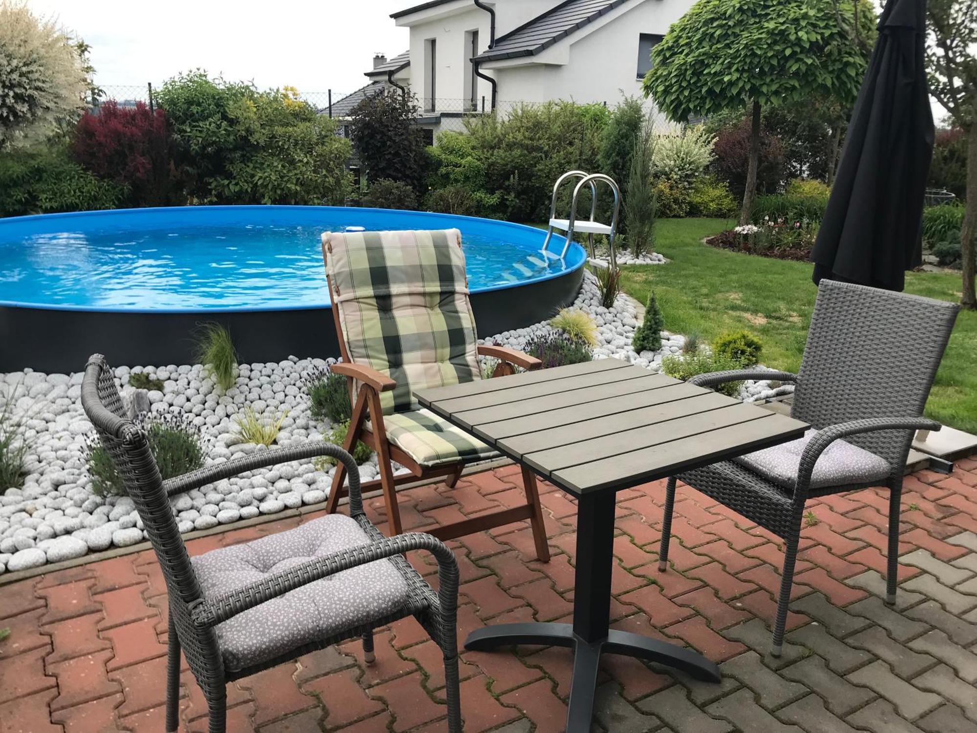 Prijemny Apartman Krovi V Rodinnem Domku Se Sdilenym Bazenem, Terasou A Zahradou Eksteriør billede